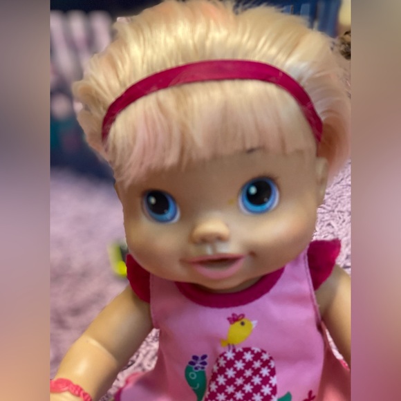 Baby Alive Blonde Wets N Wiggles Baby - Picture 6 of 11